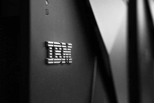 From Vacuum Tubes to Microprocessors: The Generations of Computers Explained